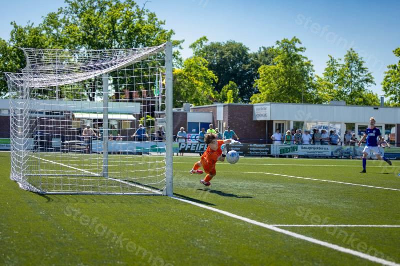 18-HX4A3764